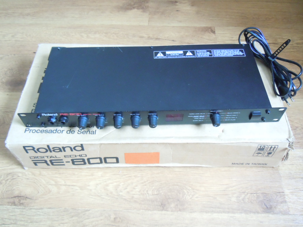 Roland RE-800  DIGITAL ECHO